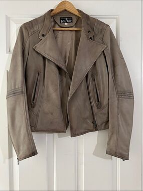 Vera Pelle Taupe Leather Moto Jacket. Size 40